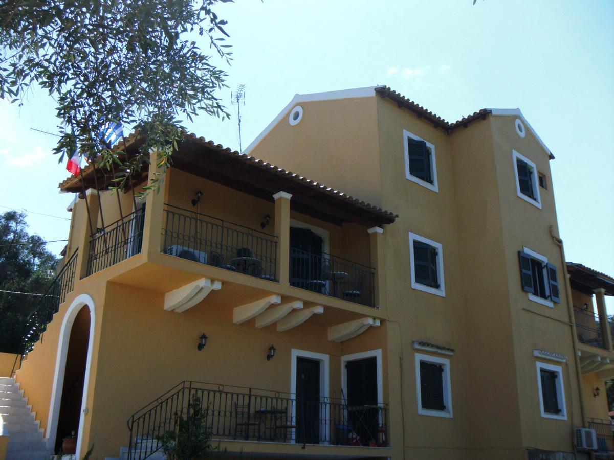 Niki Apartments Ipsos Esterno foto